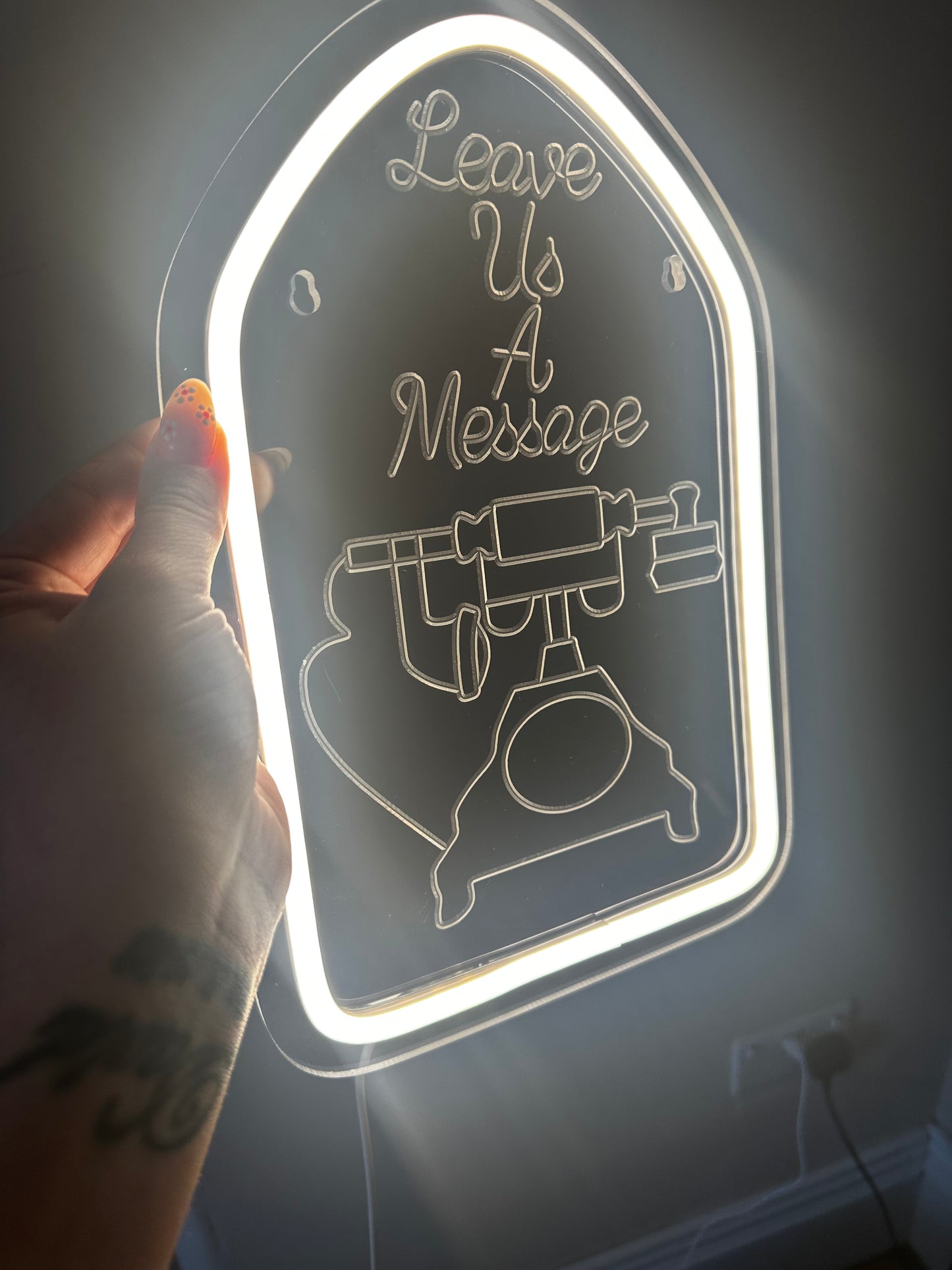 Leave a message neon