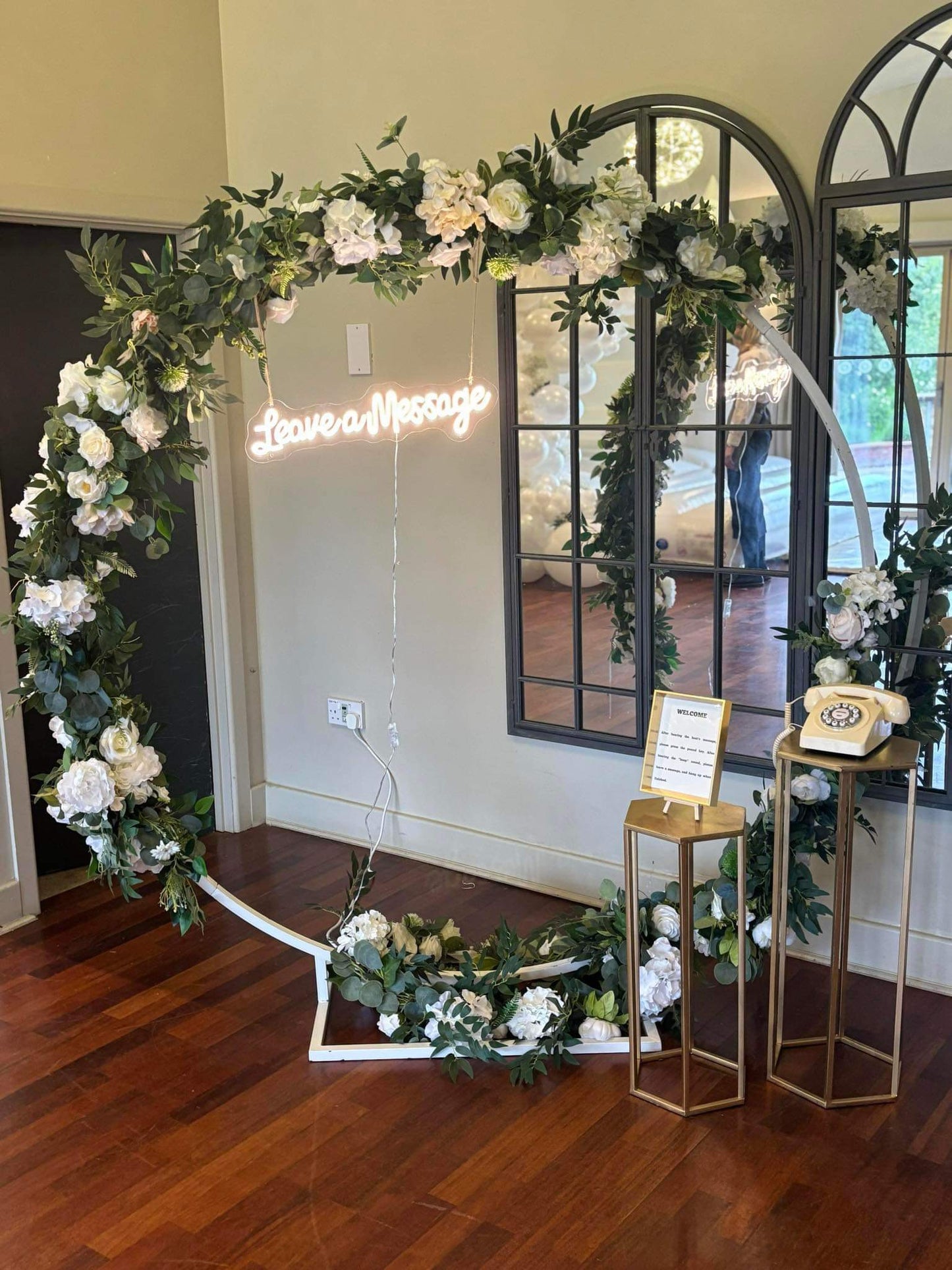 Leave a message neon