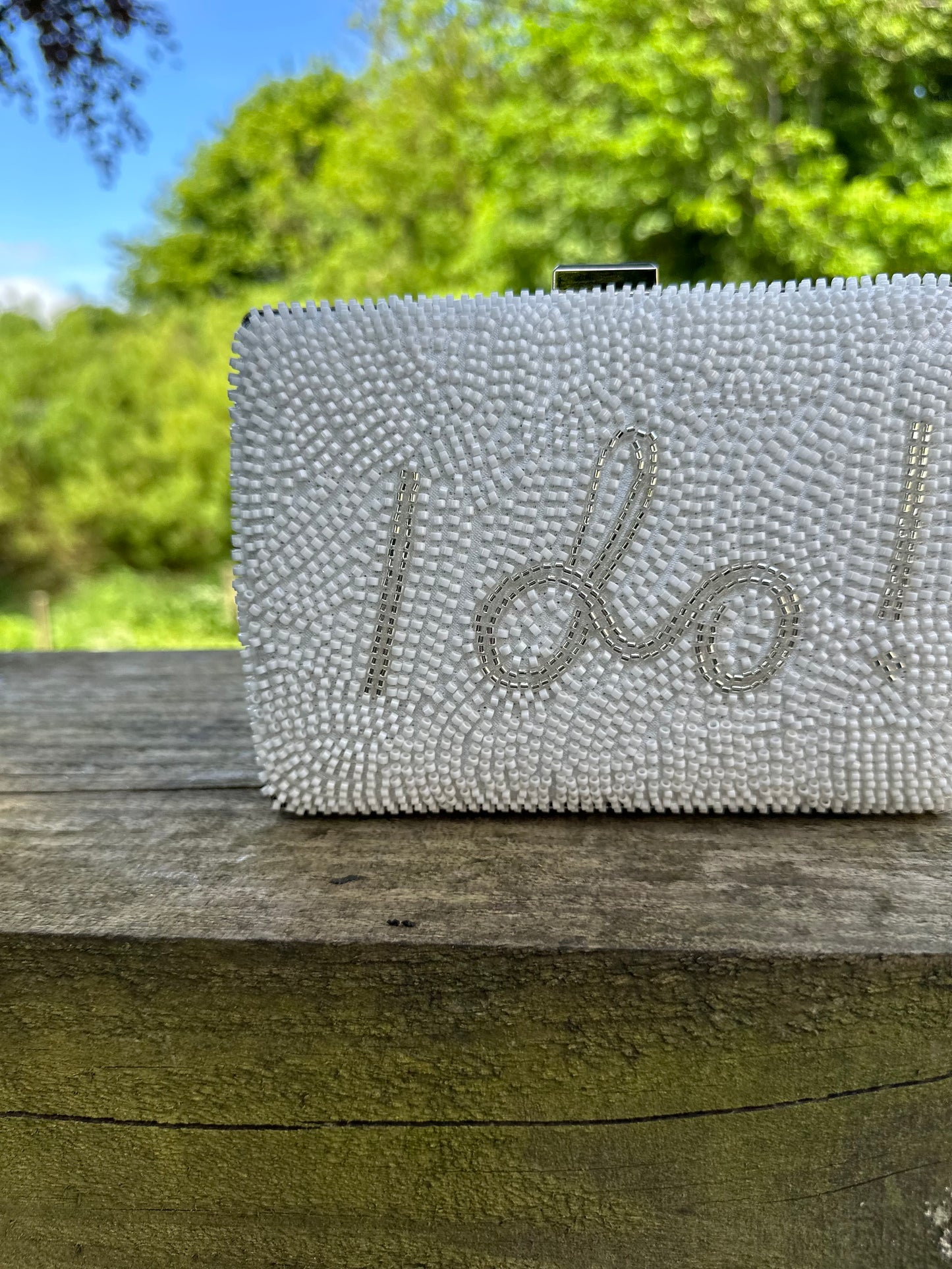 I do clutch beaded bag