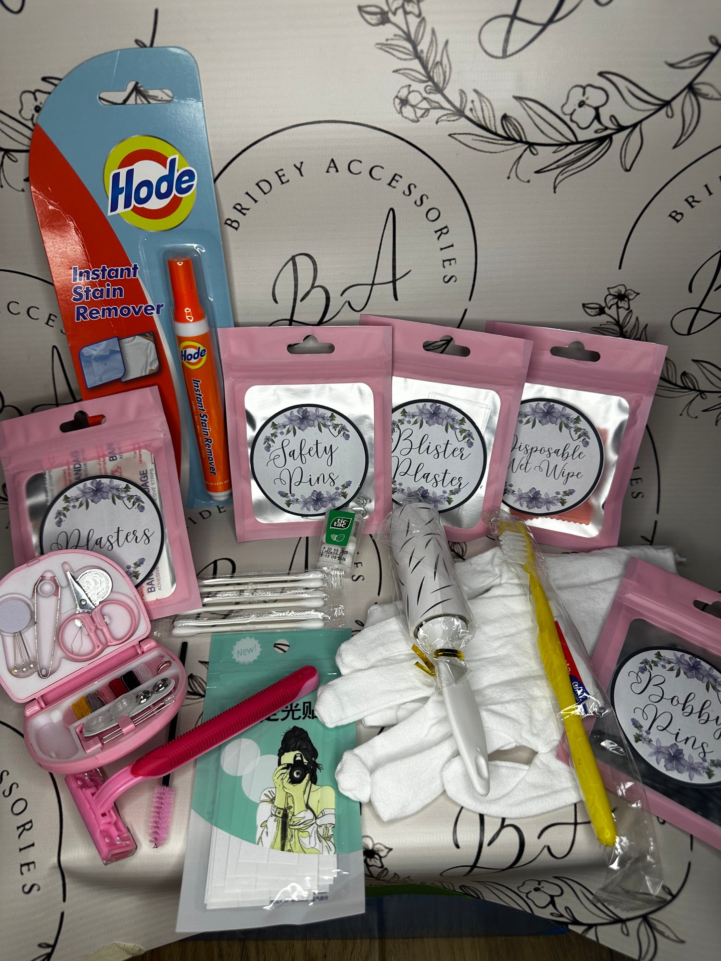 👰‍♀️ Bride-to-Be Essential Kit
Everything a bride needs for calm, confidence, and last-minute fixes on the big day.