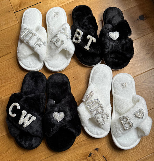 Cross Cross Fluffy Slippers