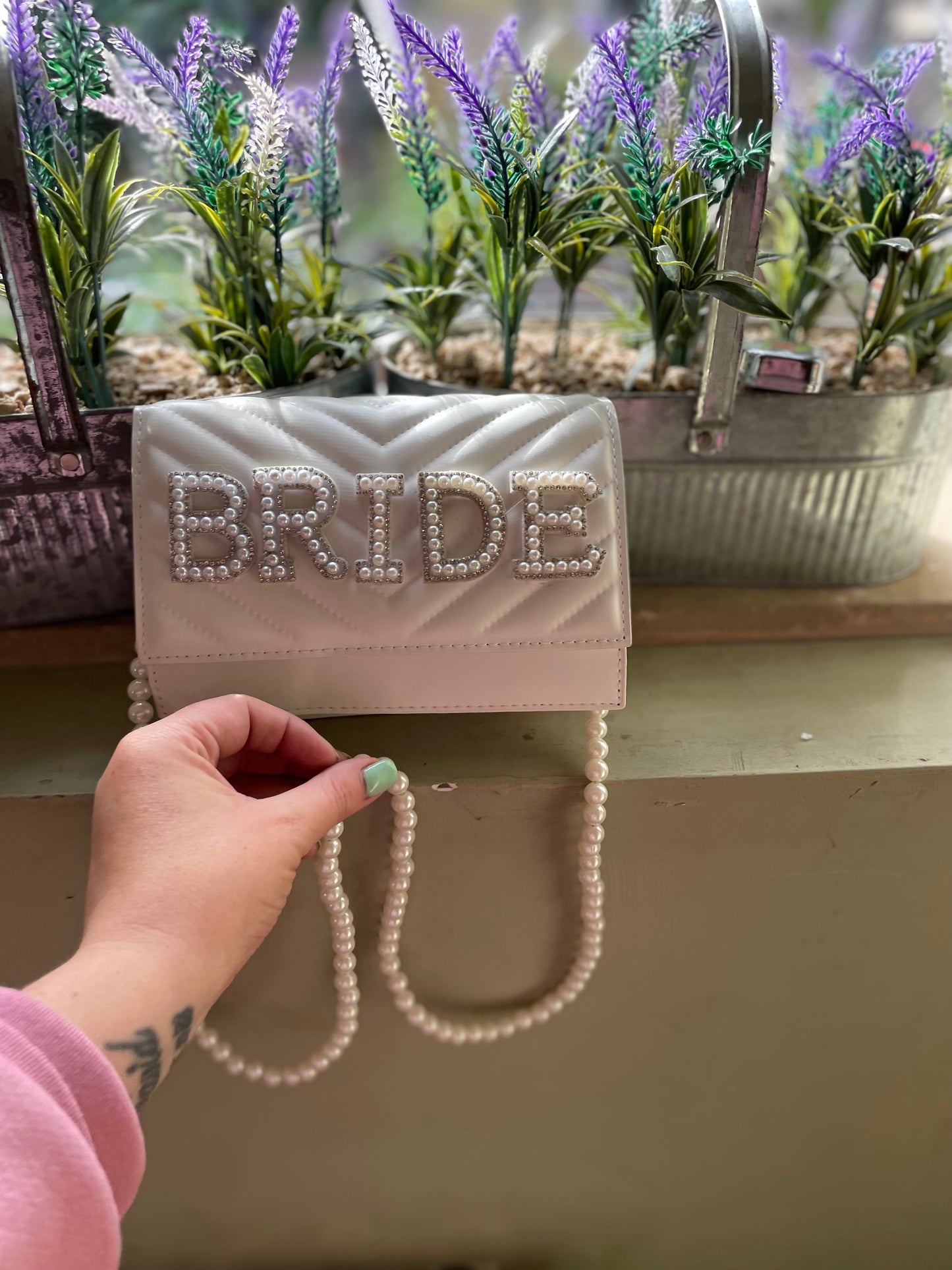 Bride white long pearl strap handbag