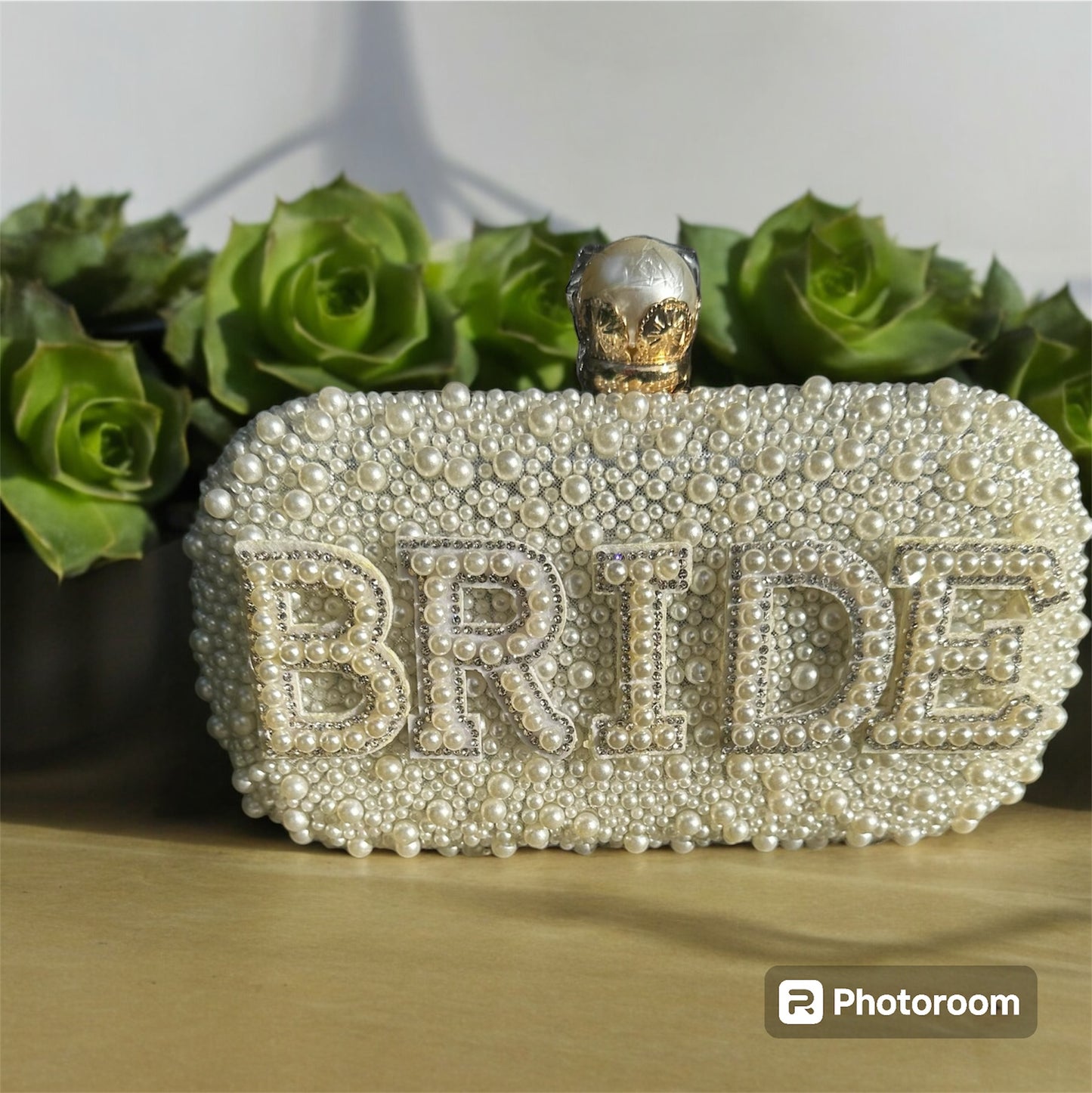 Bride Pearl clutch bag